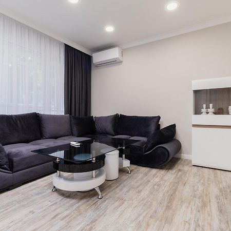 Gorgeous 2-Bedroom Apartment Plovdiv Kültér fotó